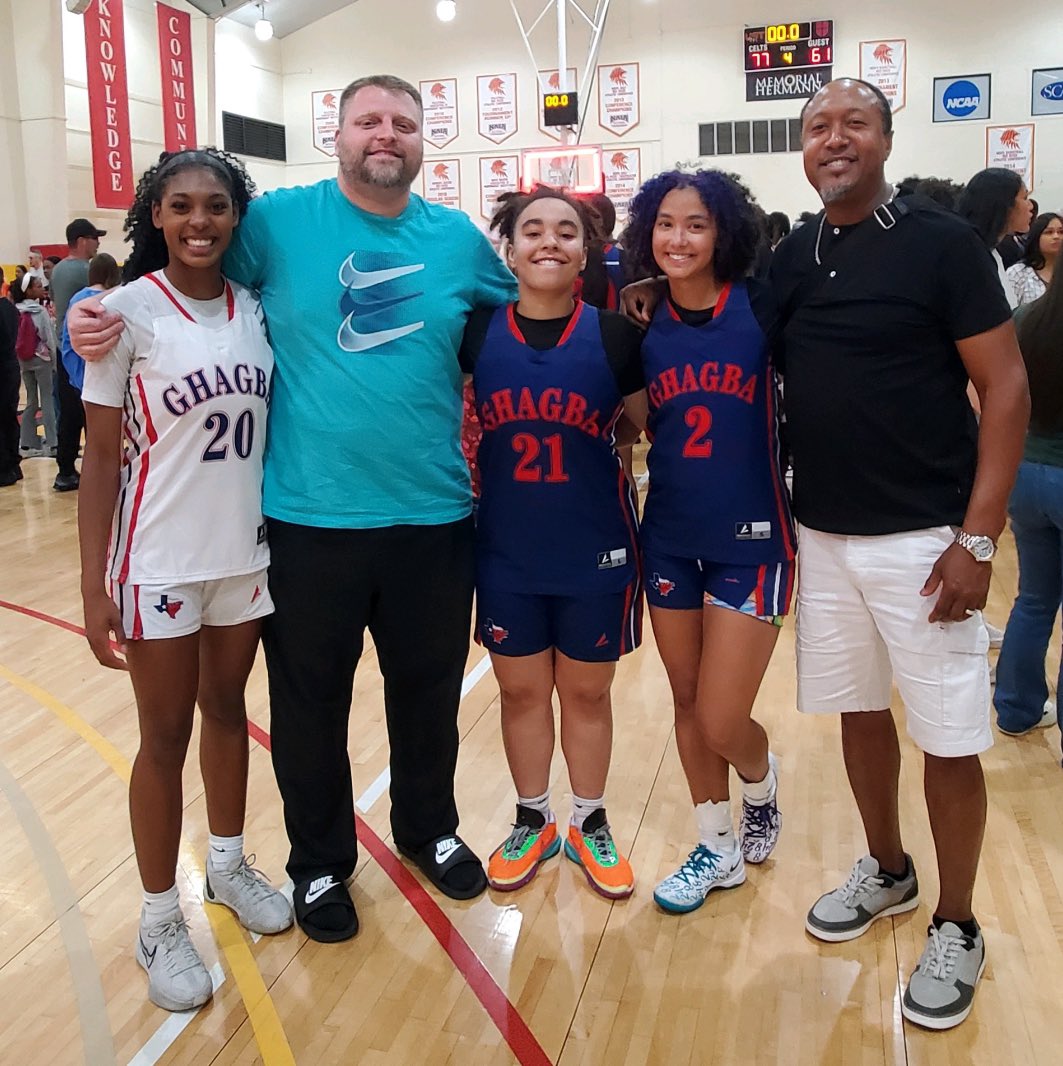 Had a great time supporting our #ProskillsHouston girls at the @GHAGBA all star game! What an exciting atmosphere! @30TaylorJ @JLEWcubed @cynthialecompt3 @dexsmooth @Coach13Murray @JessC2309