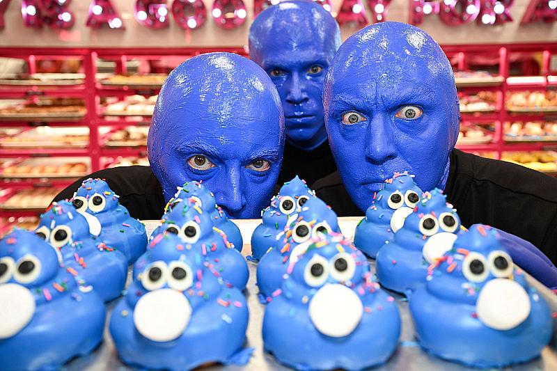 Blue Man Group Surprises Guests at Pinkbox Doughnuts with Delightful Deliveries vegaspublicity.com/46878/blue-man… by @Vegaspublicity_ @bluemangroup @PinkBoxDonutsLV