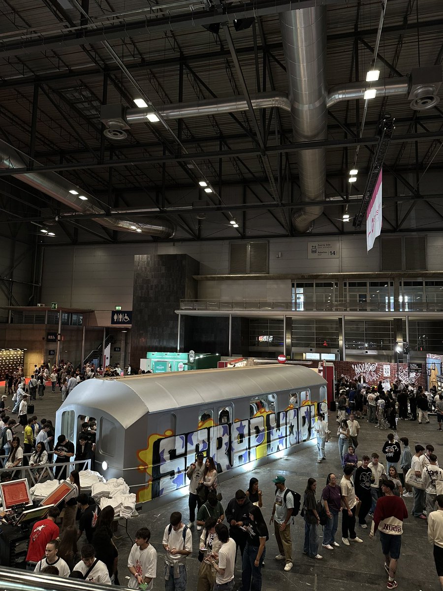 Chaaaaarrrlie tweet media