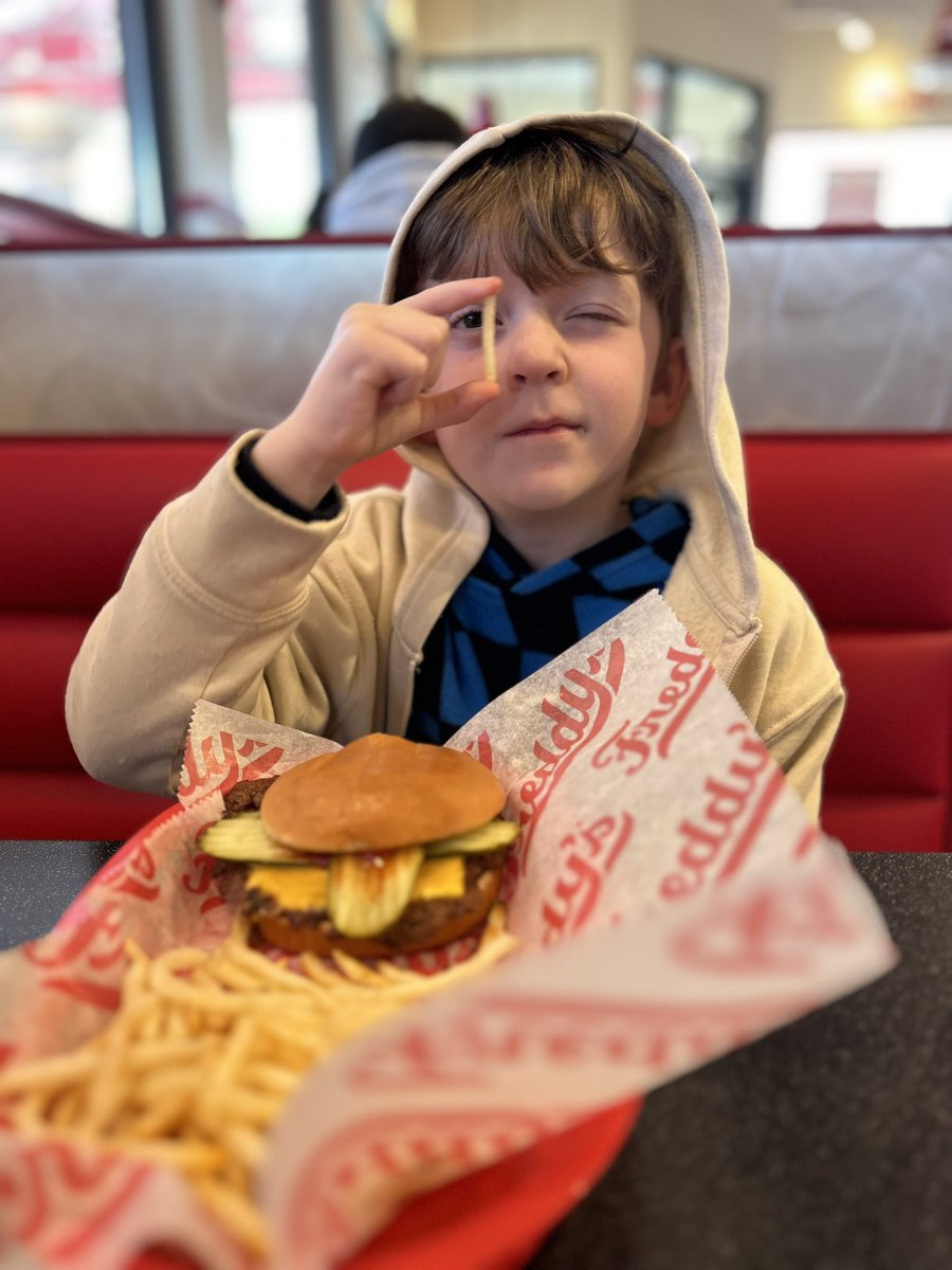 Genna Cajio tweet media