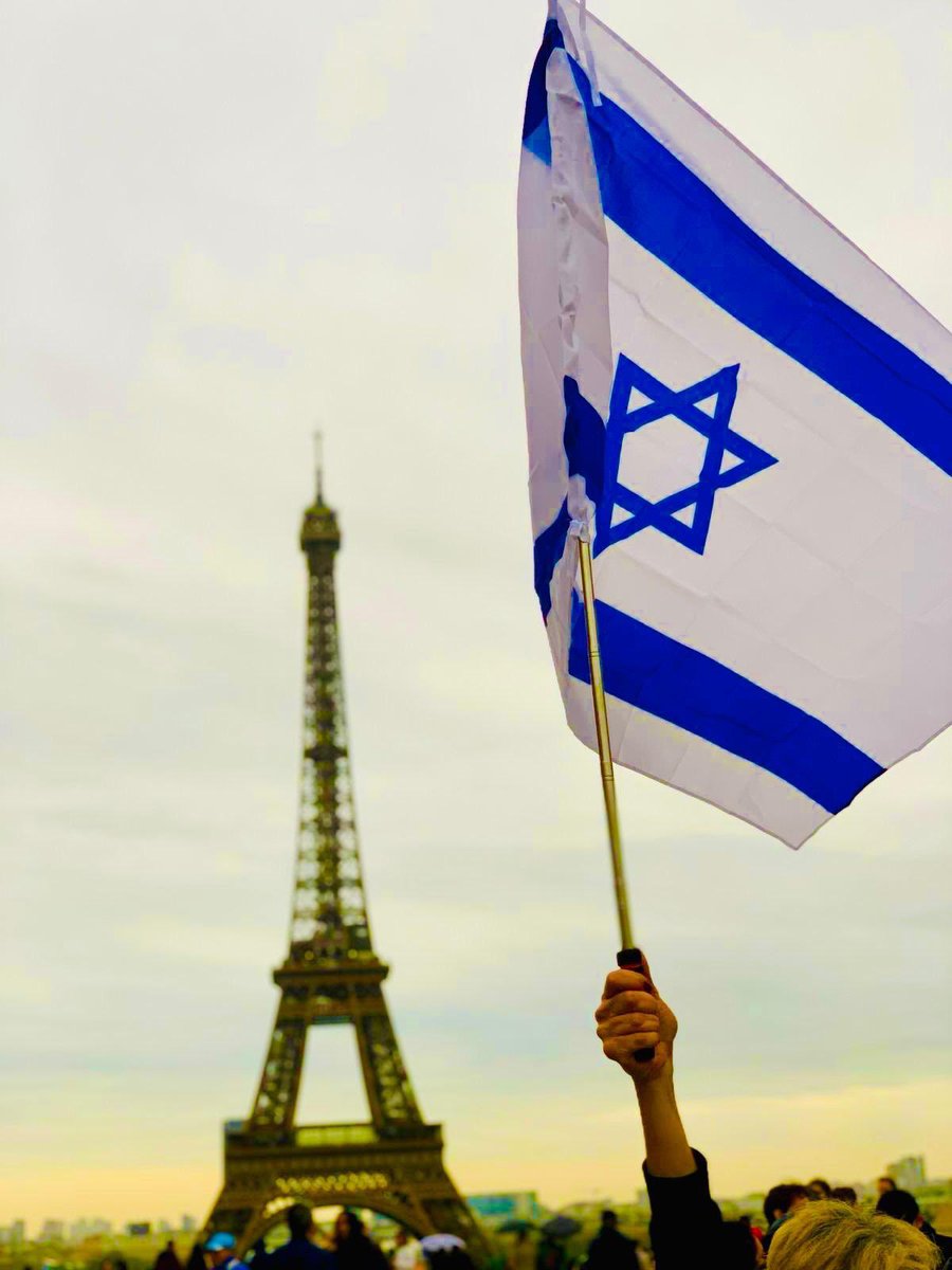 slerudulier's tweet photo. Soutien inconditionnel à la démocratie israélienne attaquée par la République islamique d’Iran

La pire dictature au monde attaque la seule démocratie de cette région 

La France doit se tenir aux côtés d’Israël et s’opposer quoi qu’il en coûte à l’Iran

Ce qui se joue là bas c’est une guerre entre la civilisation et la barbarie!