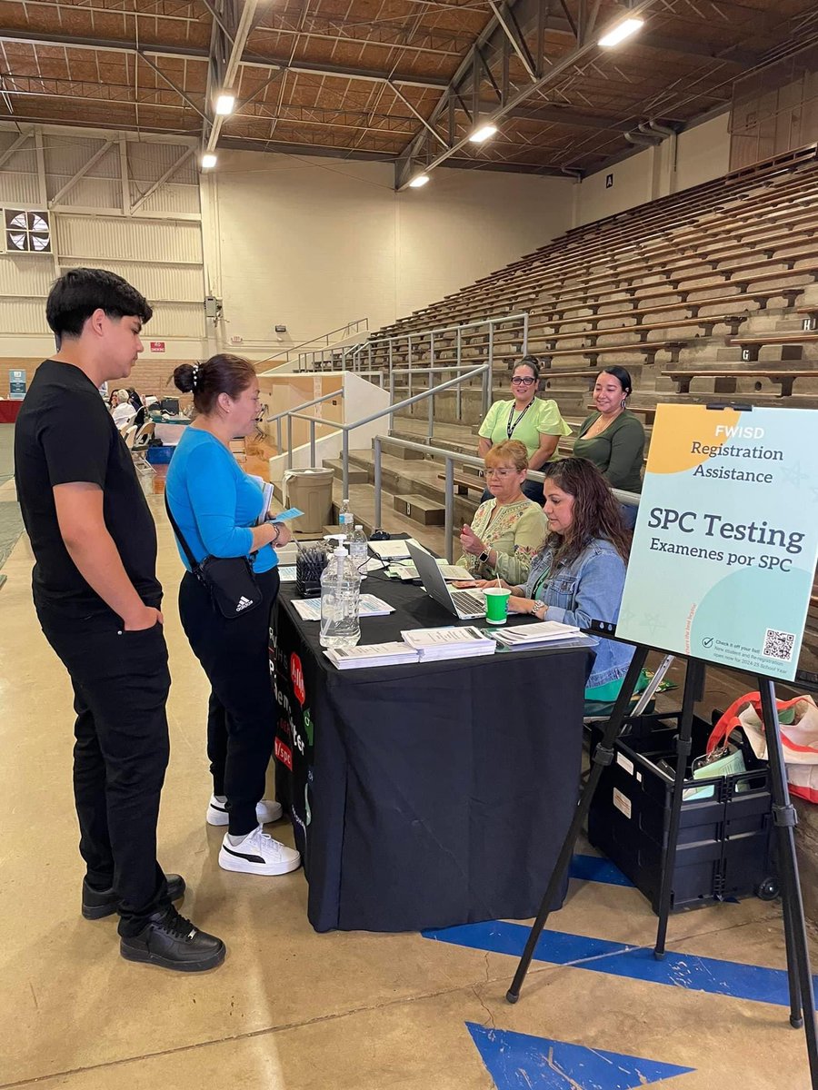 Erica83DH's tweet photo. Enrollment fair for 2024 school year! SPC was available and assessing students on the spot upon completion of registration! Catch us at our next event on May 18th! EB literacy conference!  @FortWorthISD @FWISD_EBN3 https://t.co/OvWhLuboAw
