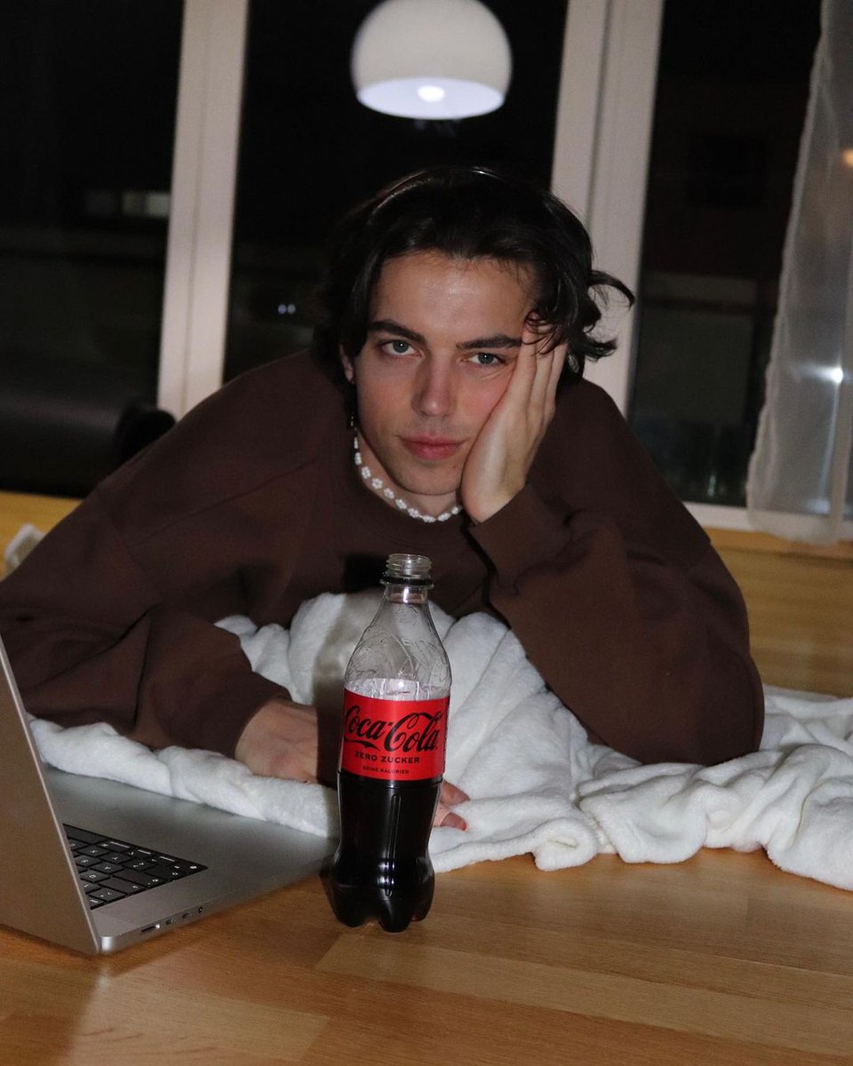 ㅤ
ㅤㅤㅤㅤㅤ❛ ━━ My *** tastes 
ㅤㅤㅤㅤㅤlike 𝗣𝗲𝗽𝘀𝗶 𝗖𝗼𝗹𝗮, my eyes 
ㅤㅤㅤㅤㅤare wide like 𝗰𝗵𝗲𝗿𝗿𝘆 
ㅤㅤㅤㅤㅤ𝗽𝗶𝗲𝘀, I gots a taste for 
ㅤㅤㅤㅤㅤ*** who are older, it’s 
ㅤㅤㅤㅤㅤalways been so it's no 
ㅤㅤㅤㅤㅤsurprise. ❜
ㅤ