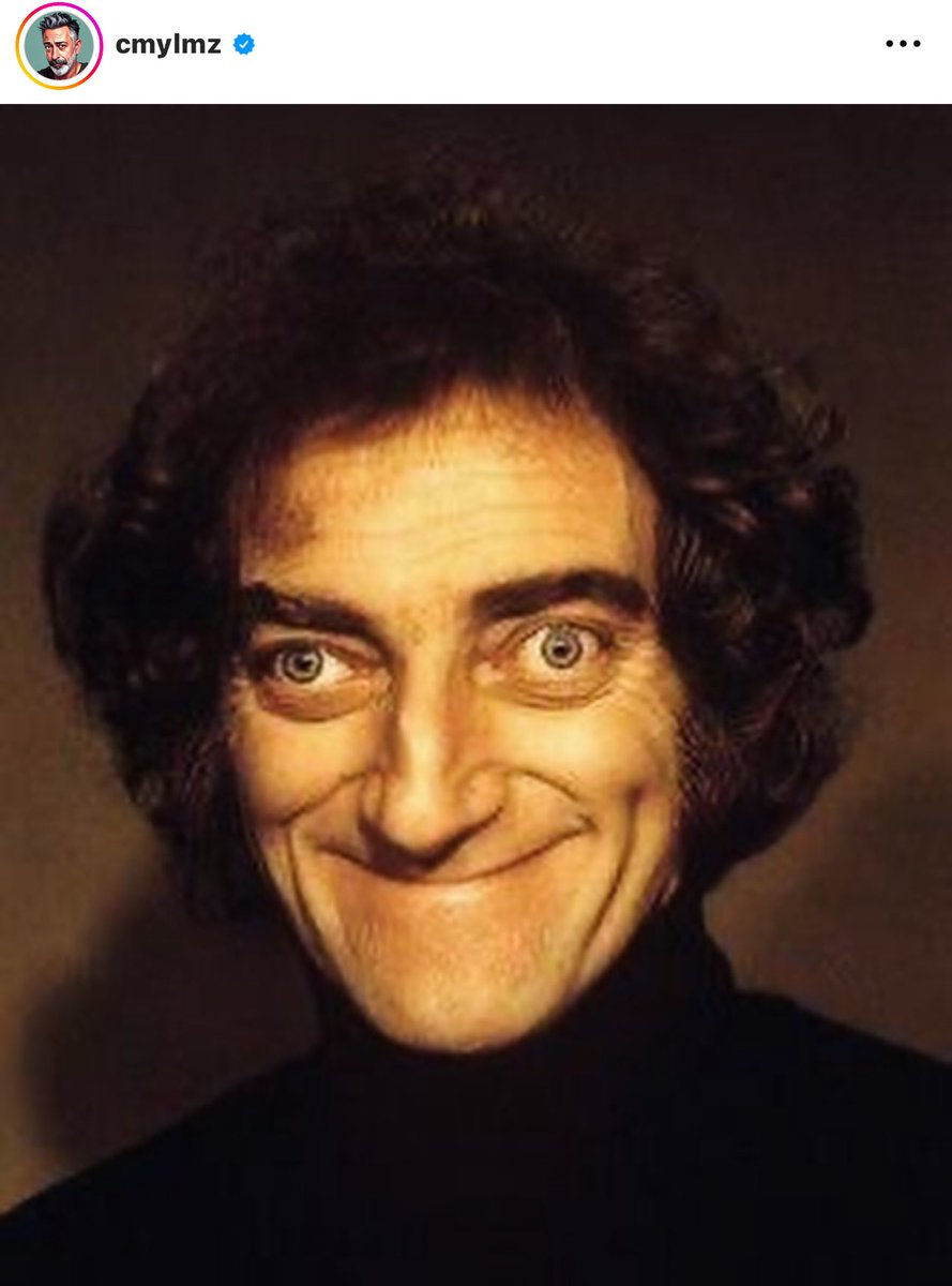 cem yılmaz’ın serenay sarıkaya’nın göğüslerine yaptığı göndermeye bakın… kendinden daha üst kalibrede bi kadınla beraber olmayı başarabilmiş erkeğin aşağılık kompleksi hiç şaşmaz