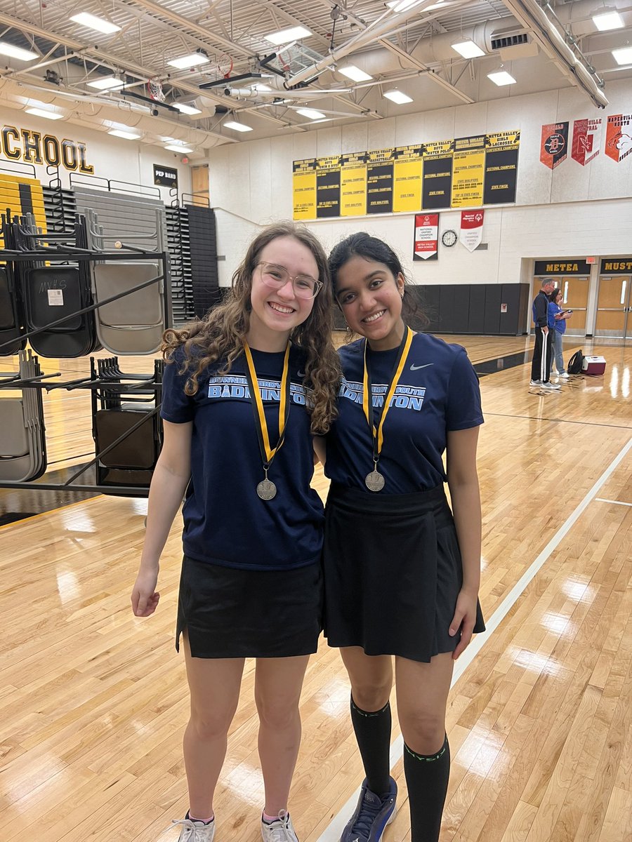 DGSBadminton's tweet photo. Congrats to our Varsity team for taking 3rd @ the Metea Valley Invite! These players played 7 games starting at 8 am! So proud of you all! Coach P owes you 🍦

Congrats to the following medalist:
🥉- NB @ 2nd Singles
🥈- Maleni @ 3rd Singles
🥈- Sakthi @ Charlotte at 2nd Doubles https://t.co/qE2rJgjyXb