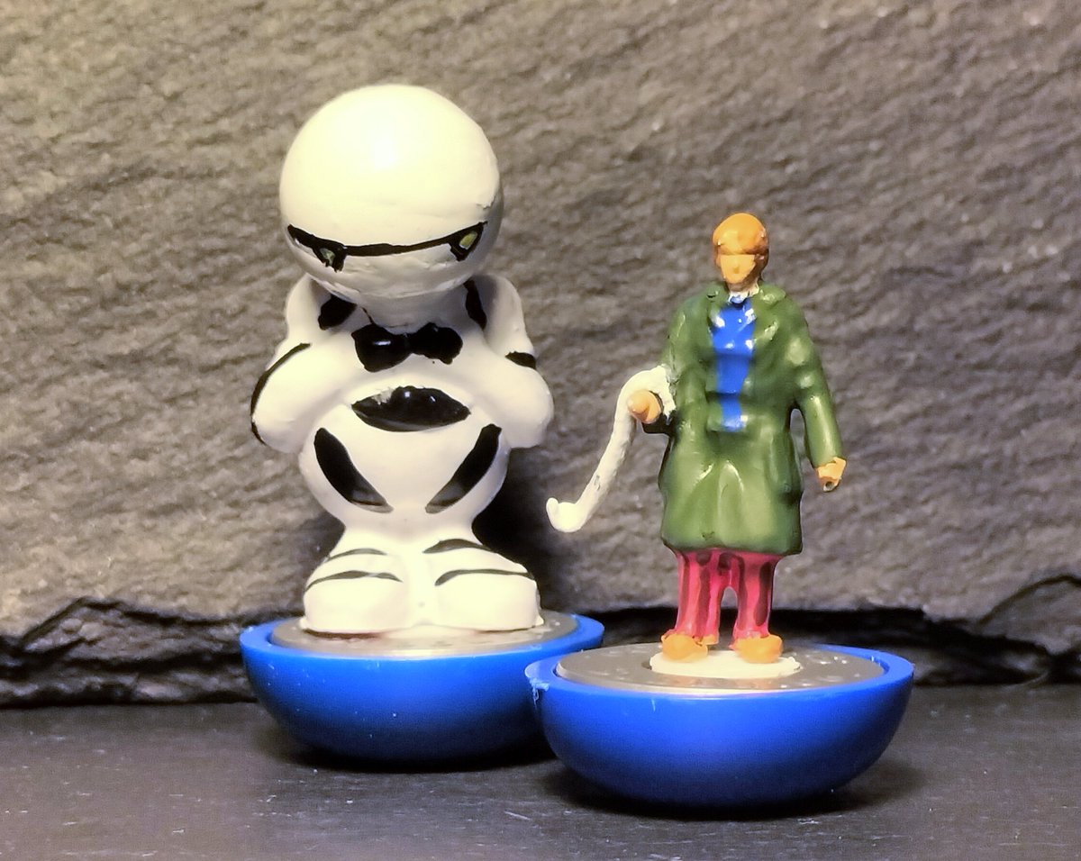 #SUBBUTEO ARTHUR DENT & MARVIN. The Hitchhiker's Guide to the Galaxy.