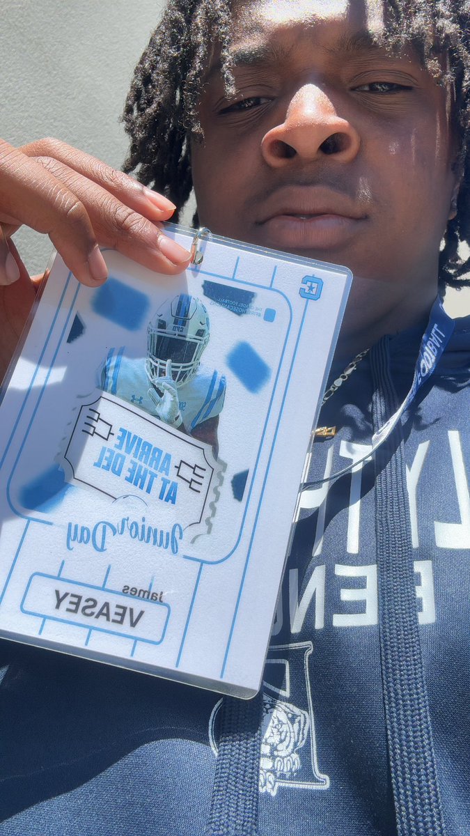 Thank you so much for having me at The Citadel today I had a great time and got to see a great game thank you for the opportunity!!! looking forward to being back @CitadelFootball @JacksonEskierka @JMMartin59 @BH_FBRecruiting @QB1_Athletics @RivalsWardlaw @LouatTheState
