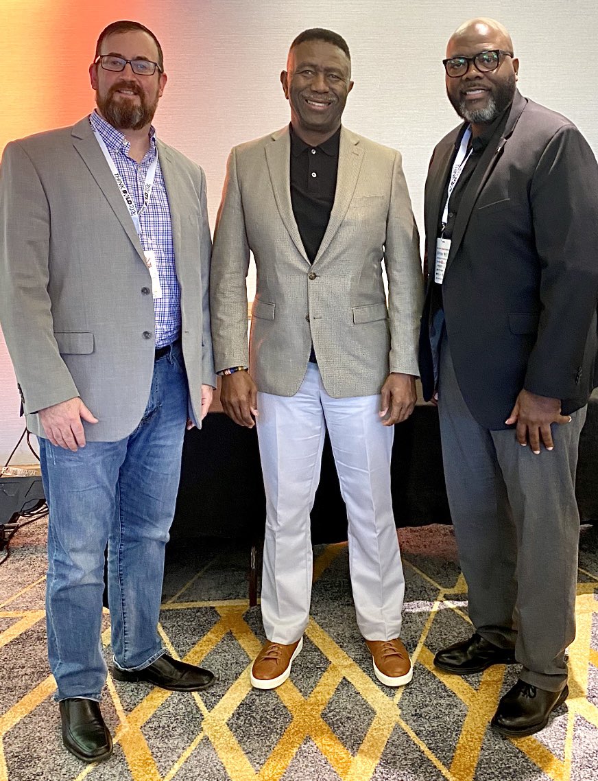 Volzie's tweet photo. Grateful for an informative conversation about the importance of reentry and public safety today in Jacksonville with @CharlesLGriggs and @RepFullwood at #thinkboldfest
@FLRightsRestore @MayorDeegan https://t.co/1JQp2cnRT5