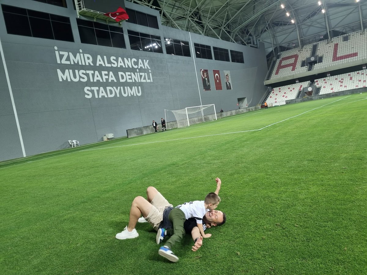 AtaAltay1914's tweet photo. Düştüysek kalkarız daha ölmedik ya.🏁
#Altay #AtaAltay #İzmir https://t.co/oUudtIz0Rm