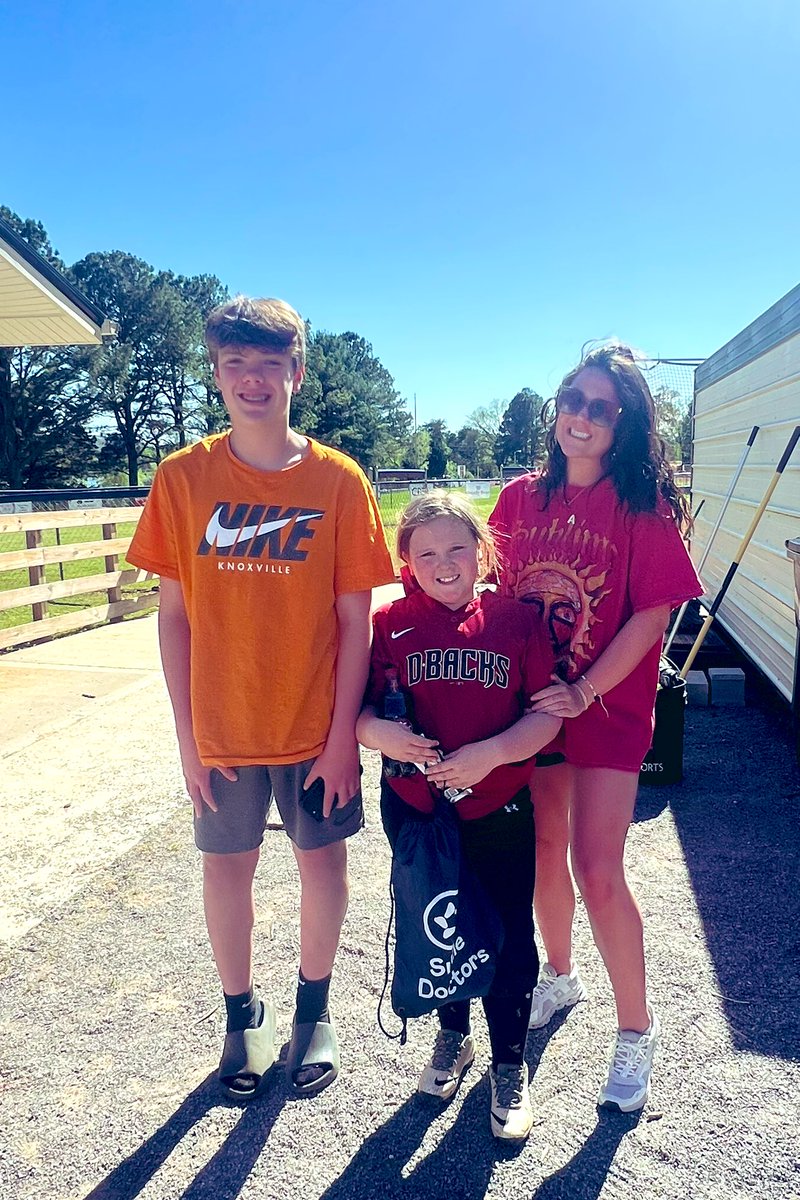 AylaP2025's tweet image. Got to watch lil sis play ball today! First time in forever.  Better watch out for this one!  She went 2 for 2 today and is the only 8 yr old on her kid pitch team. So proud of her! Keep swinging Lyv and go do big things 🤩 #classof2034 #siscanhit #fam #baller🥎