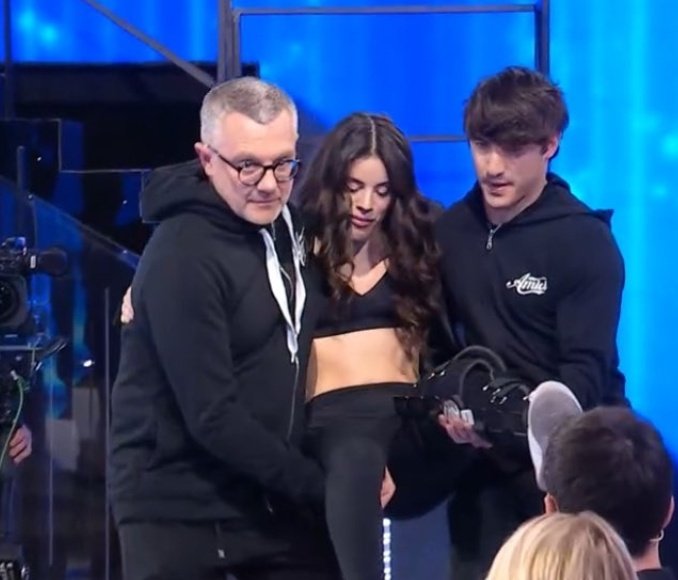 03TrashAddicted's tweet photo. Letteralmente il momento più imbarazzante mai visto in 23 anni di puntata
#Amici23 https://t.co/qKZsnMKwey