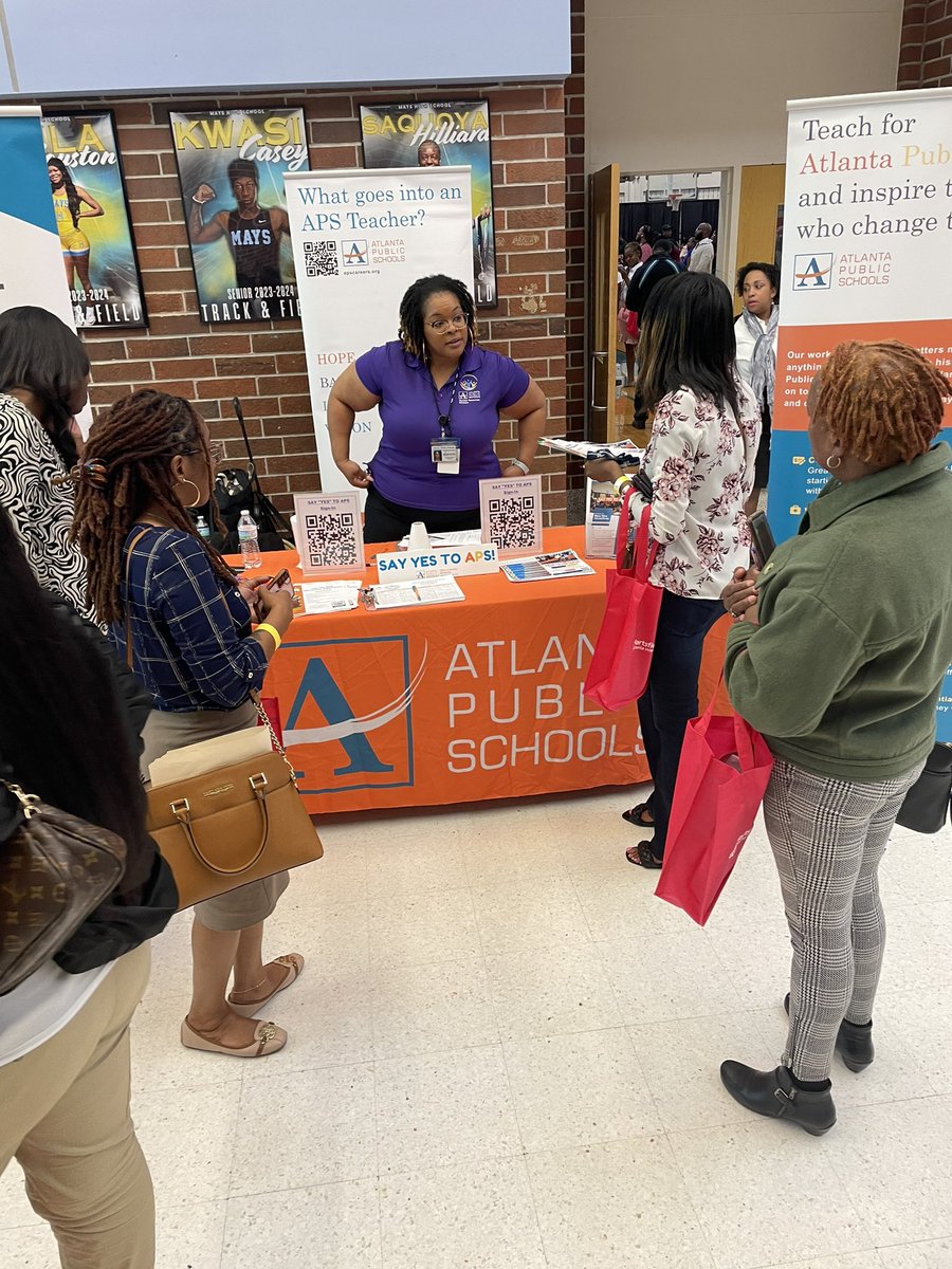 Amazing turn out for Mays High School/ Hartsfield Jackson Career Fair today! @aps_papac @APSStrategy @apsupdate @MaysRays @APSFam_Alumn