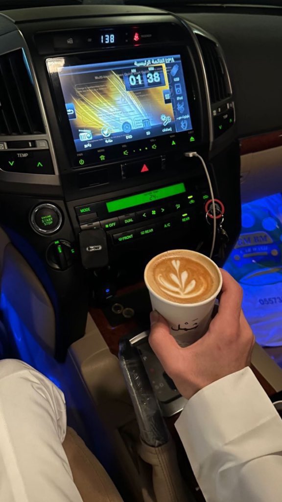 مين يبي ولو صاحي  رتويت سريع و اكتب تم مفاجاه لك علي الخاص 😍❤️🤩💸