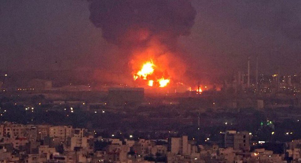 ‼️‼️‼️ THIS is NOT an ‘explosion in Tehran.’ It’s from an oil refinery fire in June of 2021. Us Community Note writers are busy!