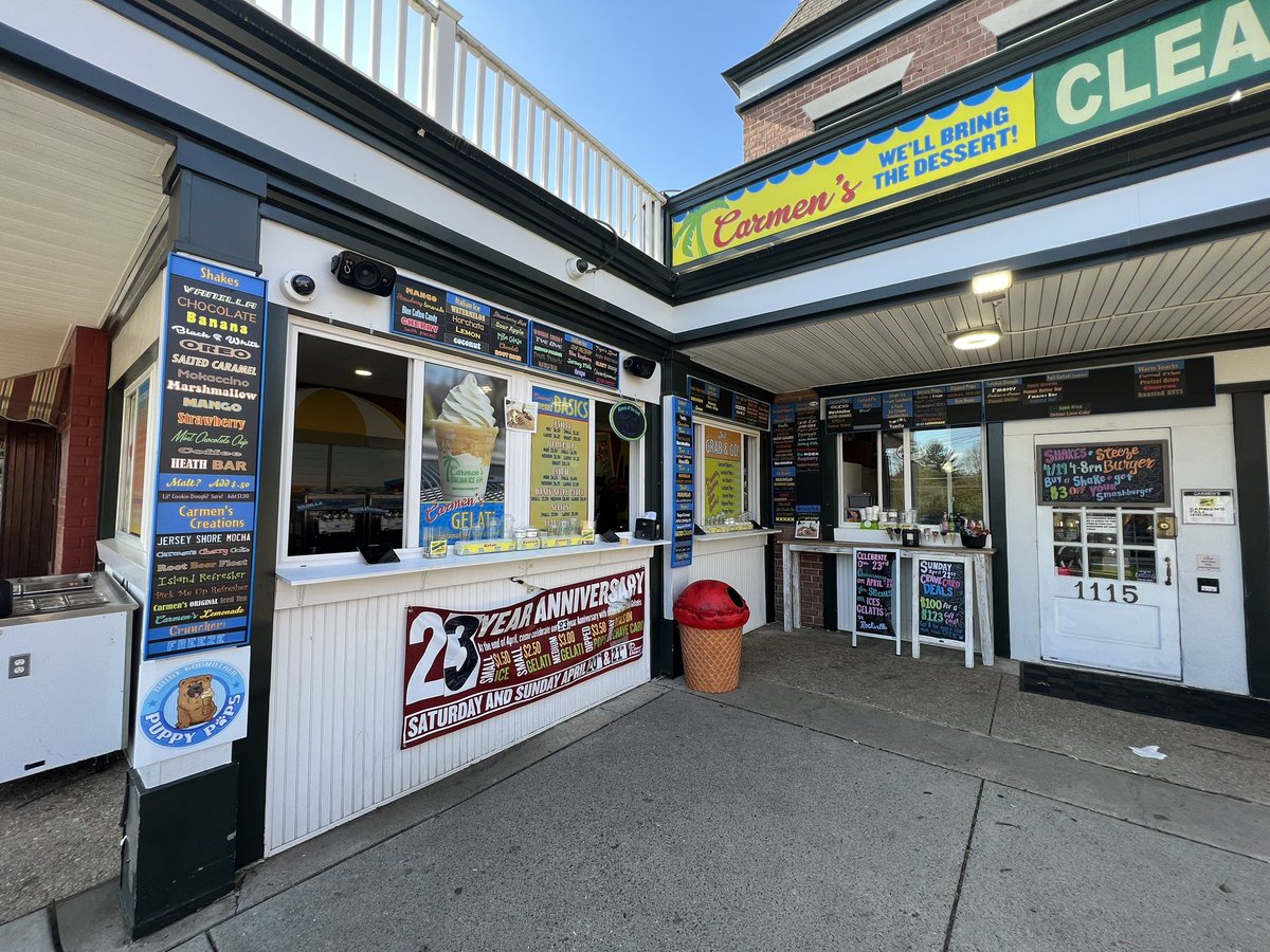 Moderately Moco tweet media