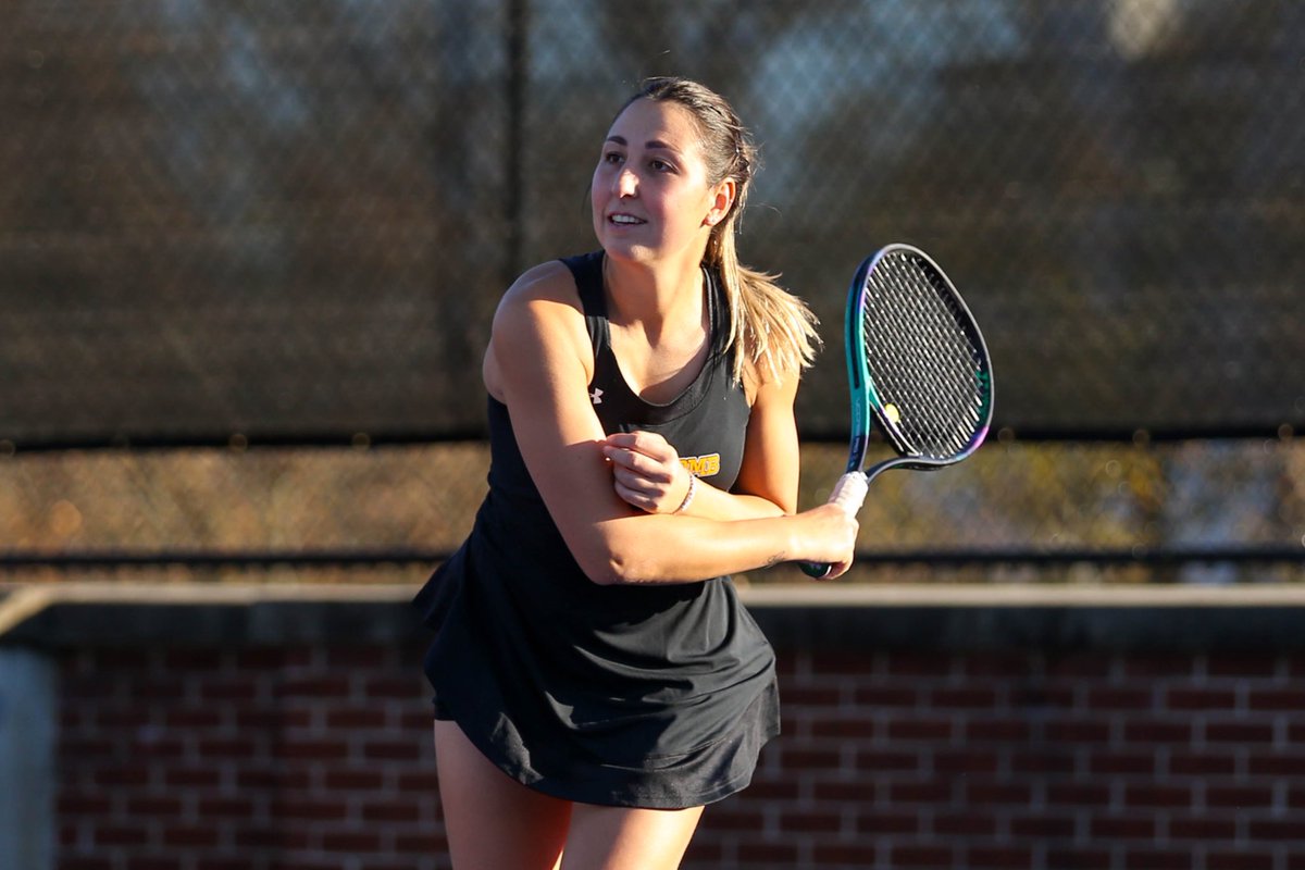 Make sure y’all join us tomorrow morning at the Huston-Marsh-Griffith Tennis Center to help us celebrate our fantastic seniors on Senior Day 🎉🎉🎉 #IntoTheStorm ⛈️ | #HornsUp 🤘