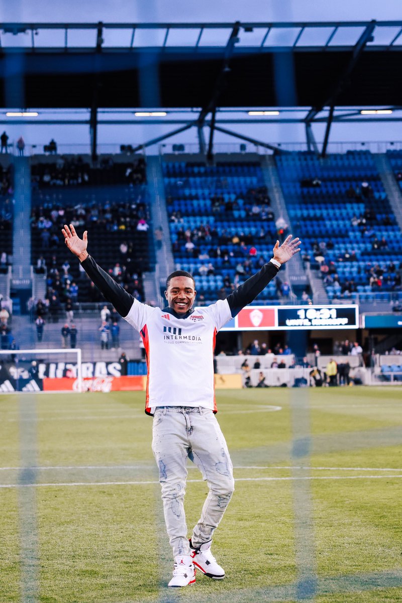 posted up with the @sjearthquakes 😎 #ThisIsSparta | #AllSpartans