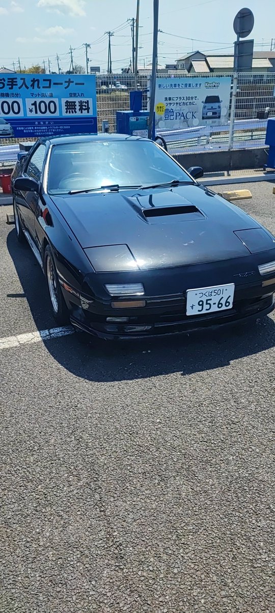 bump_radical's tweet photo. 洗車だけした https://t.co/LLRrEeRJBb