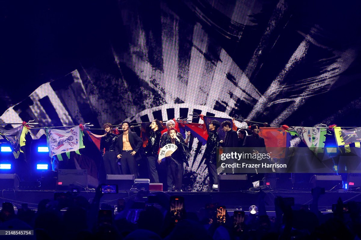 1024updates's tweet photo. [📷] ATEEZ AT COACHELLA 

#ATEEZatCoachella #Coachella #ATEEZ https://t.co/J1RIiDbUXl