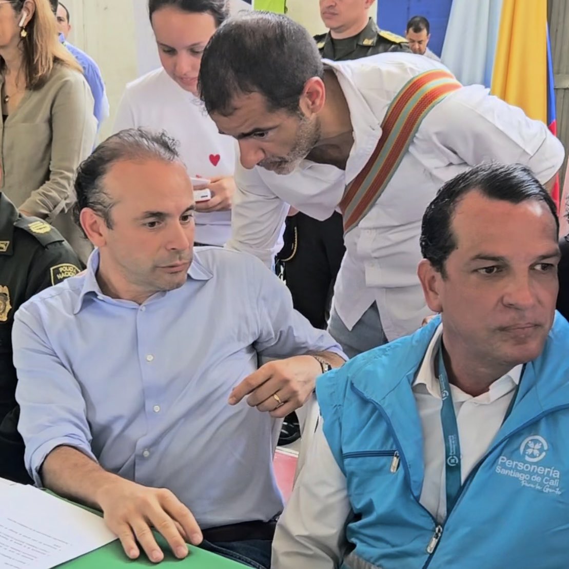 SecDeporteCali's tweet photo. 'Cali Tu Voz Cuenta'. Nos unimos al consejo ciudadano para personas con discapacidad y sus cuidadores. Desde ‘Cali Incluyente’, fomentamos el disfrute del tiempo libre, comprometidos con el bienestar y la inclusión a través del deporte y la recreación. #RecuperemosCali https://t.co/iAR00cTlbY