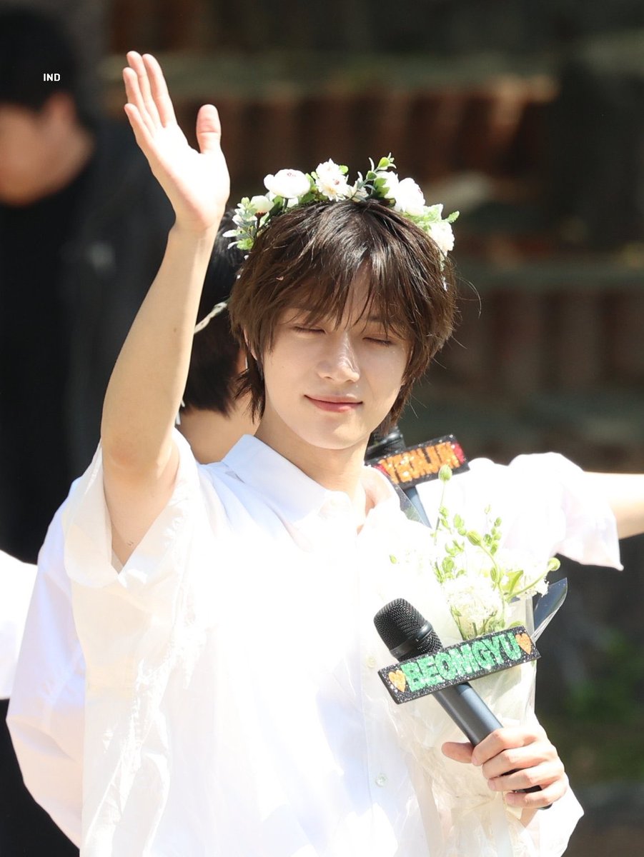 beomgyuhourly's tweet photo. prettier than flowers 🤍 https://t.co/xvayCwpzAw