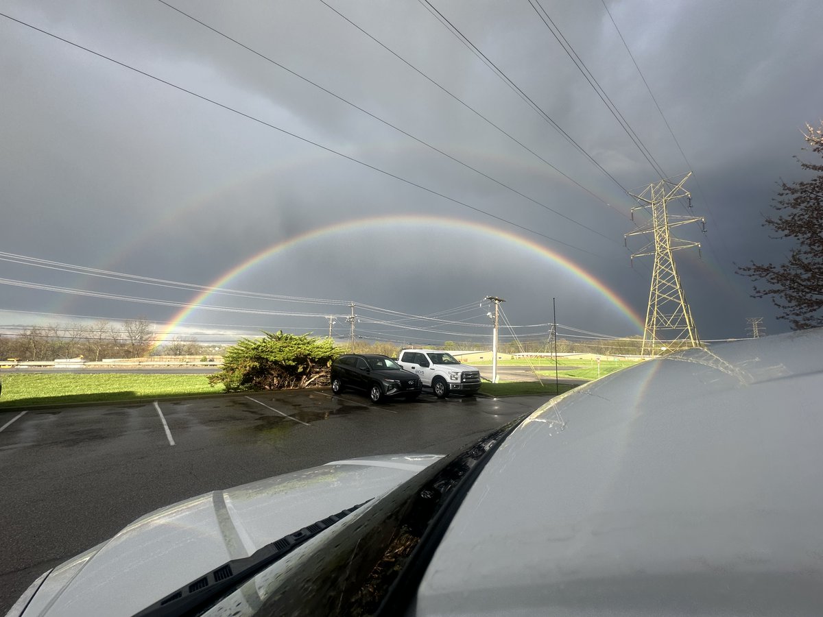 Shout out to Dianna Radabaugh who sent us this picture of a double rainbow after yesterday's storms departed Alexandria, KY. Send us your weather pics here: tinyurl.com/25wzpuwb?utm_s…