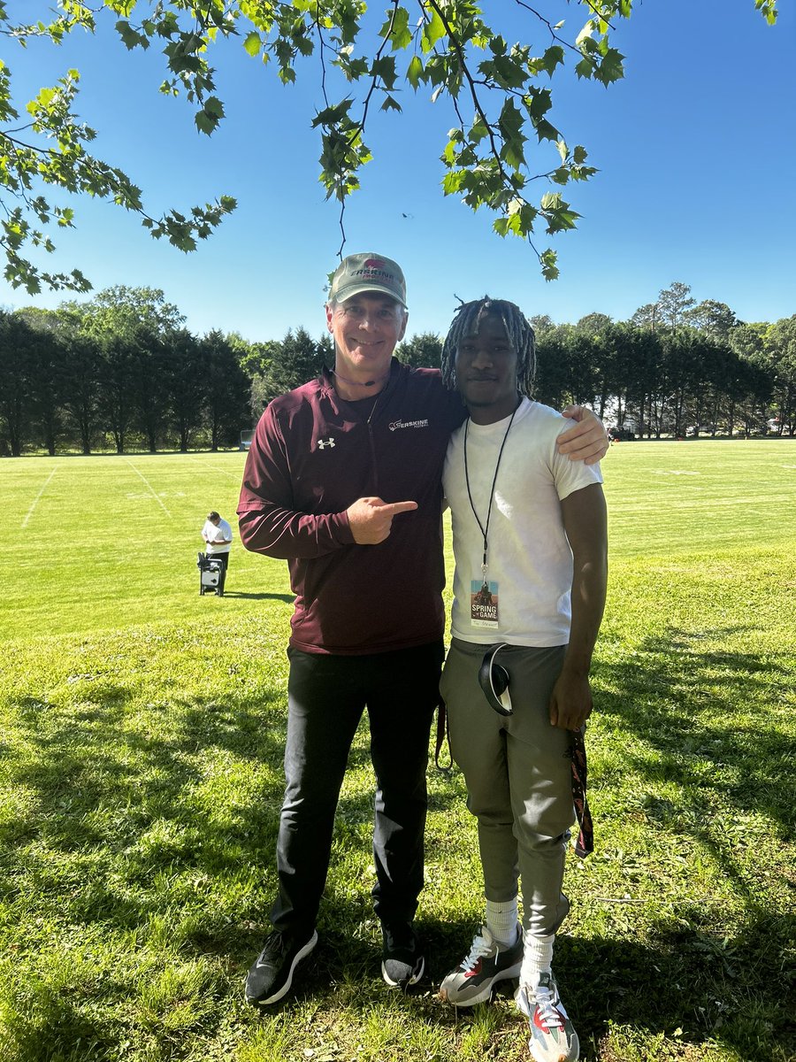 TStewart_12's tweet photo. Appreciate the invite ❤️ !! #Fleetway @CoachTerryAnton @shapboyd26 https://t.co/ucUBniisLp