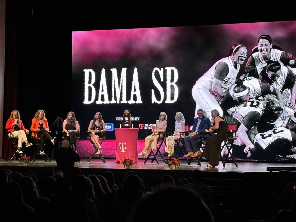 Post-film Q&A with @bethmowins and @MicheleSmith32!