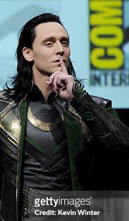 The last time we saw Hiddleston on a panel it was the big #SDCC performance. Can’t believe that was so long ago. No #Loki attire tonight, but it should be a good time! #PaleyFest