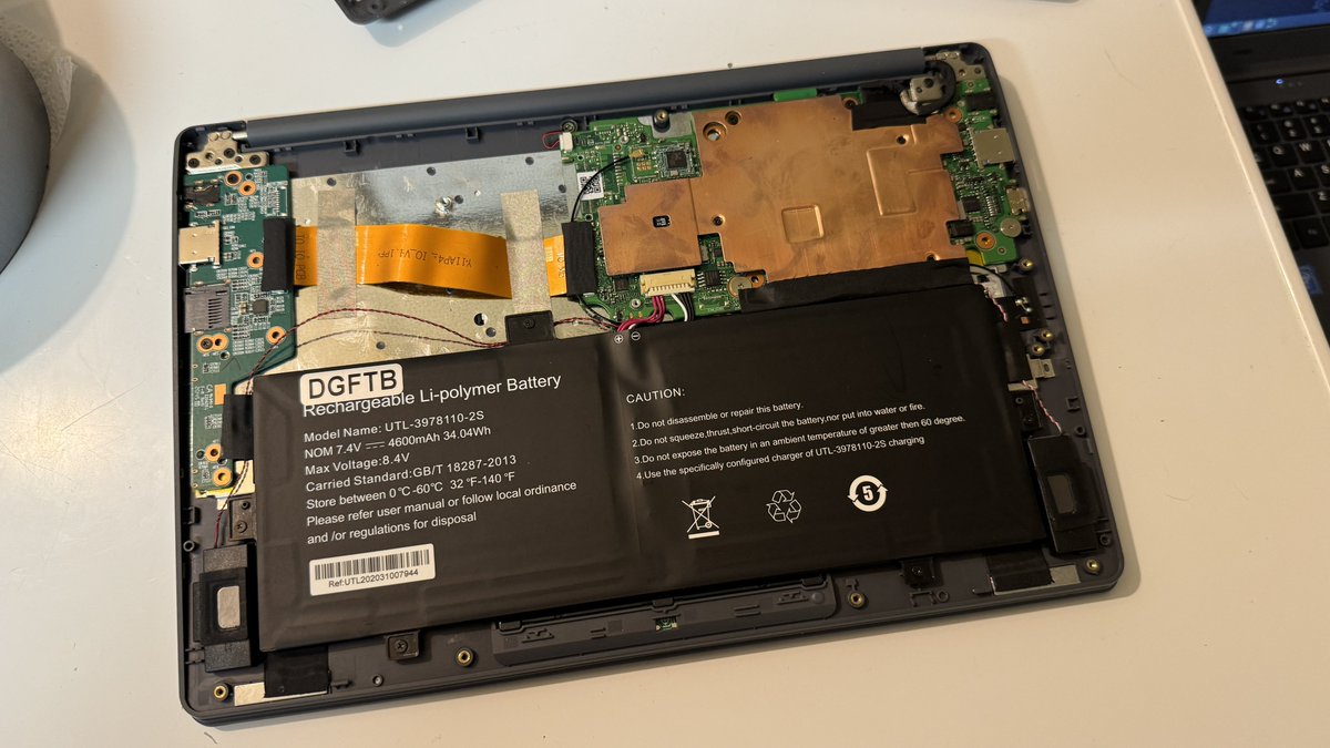AD6DM's tweet photo. Battery replacement surgery has been performed. My first #Jankapotamus #hamradio #craptop is back in business. #EvolveIII https://t.co/fQ064c3d6v