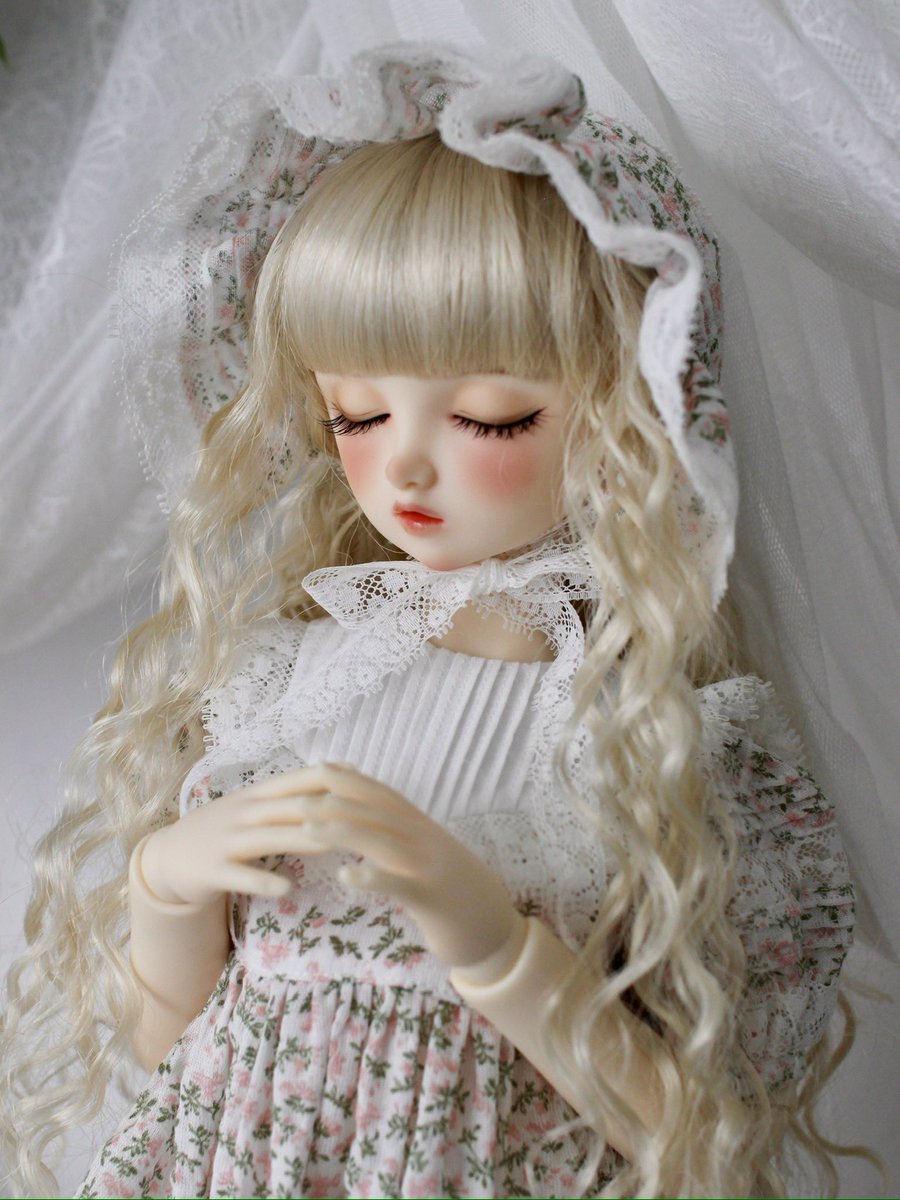 오랫만에 인사드려요! 에덴입니다🌸
날씨가 너무 아름답네요~ 봄이 왔군요.
저는 차근차근 신작 준비중입니다.
곧 좋은소식으로 찾아뵐께요🥰🥰