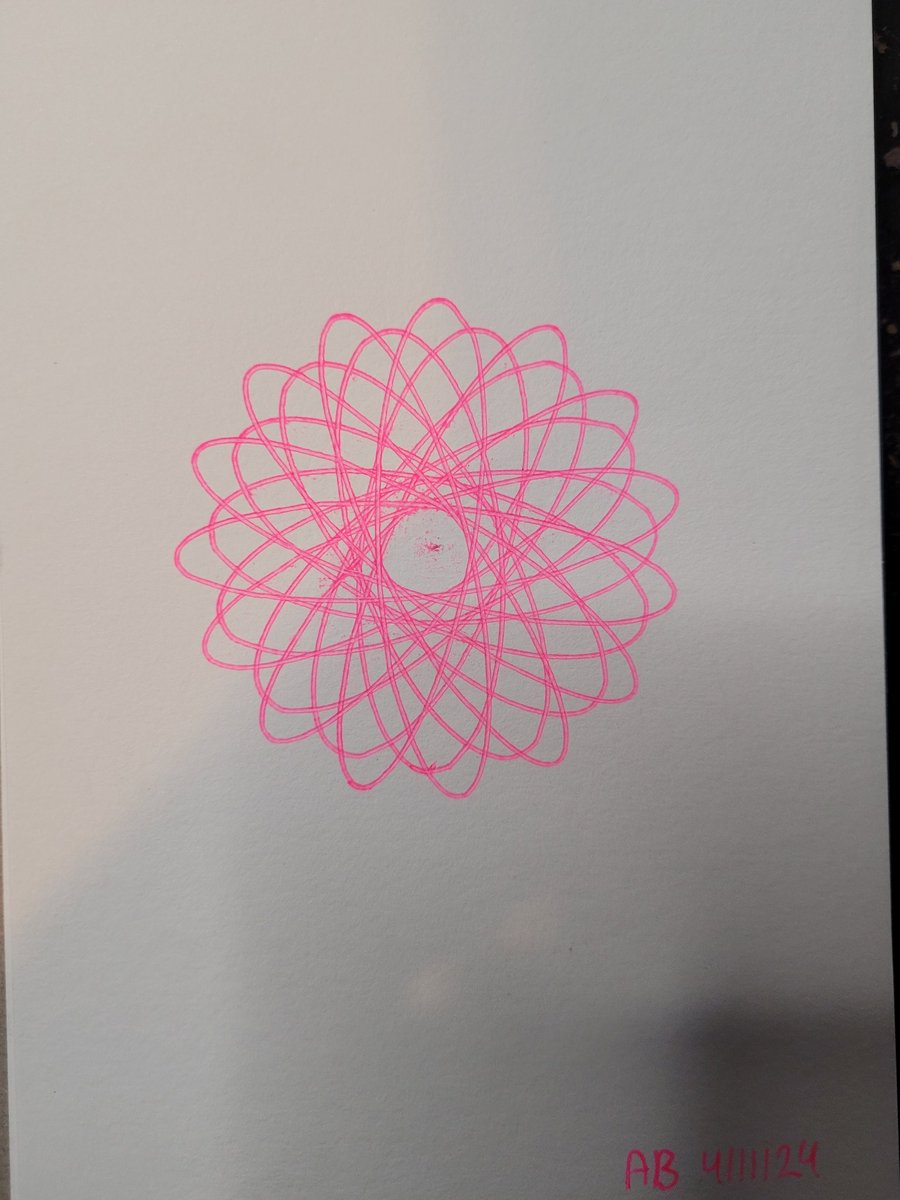 Yet another spirograph 🩷🩷🩷 #spirograph #spirographart #artist #drawing #sketchart