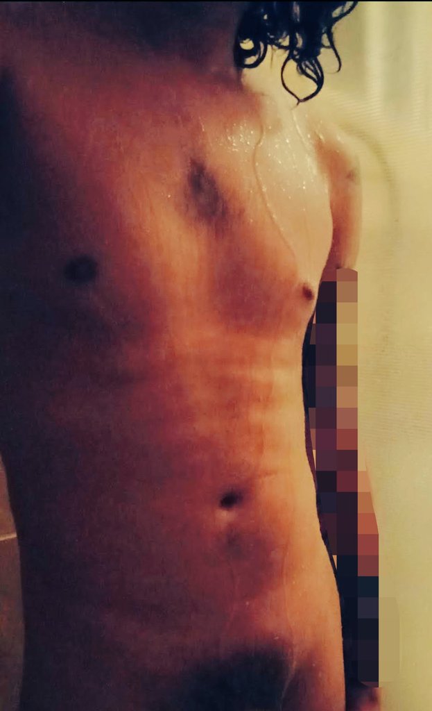 perlayeustaquio's tweet photo. Un bañito en este rico sábado #sexy #Single #qro #hot #buscandomaduras https://t.co/ELDcDok9e1