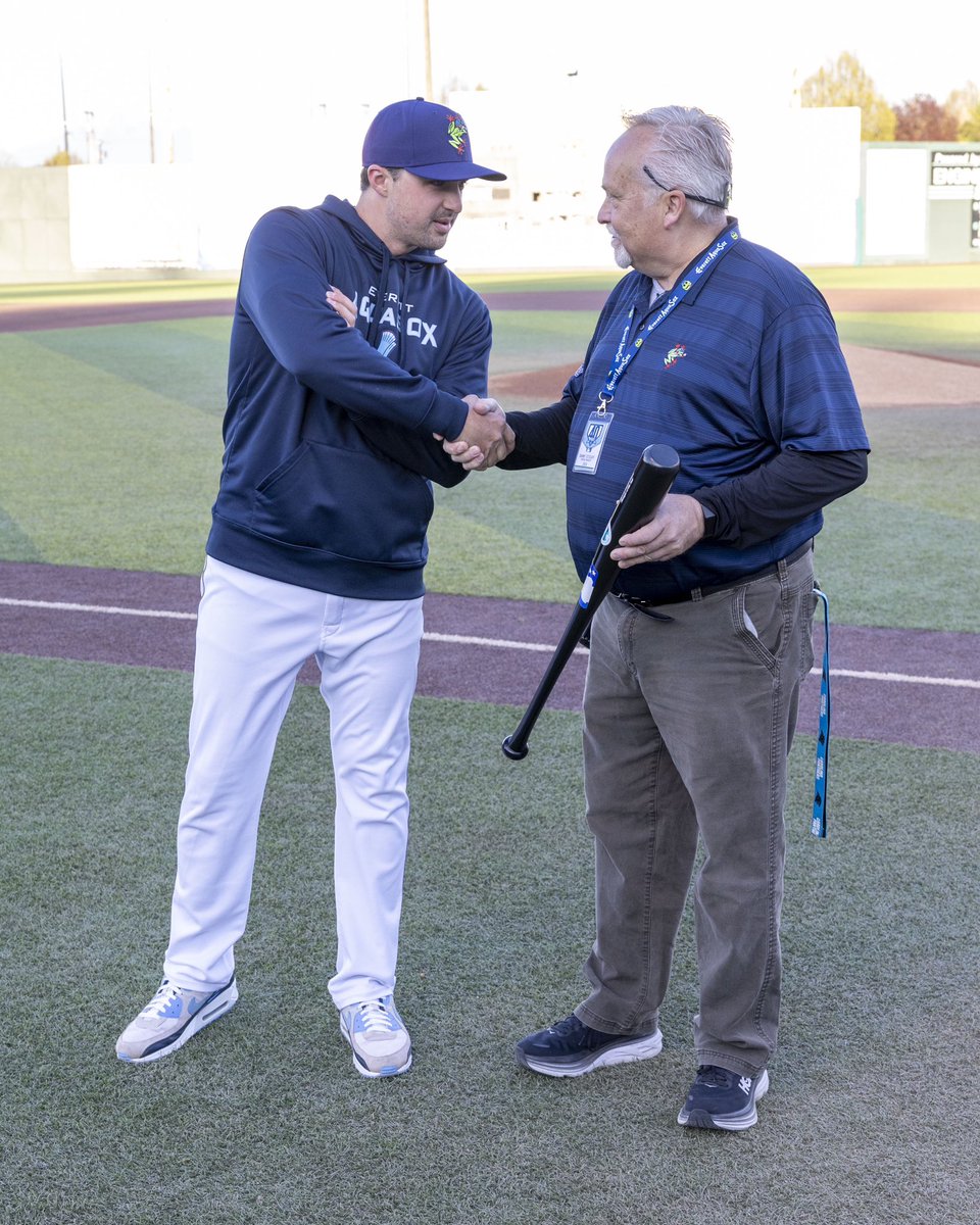 EverettAquaSox's tweet photo. Our very own Ryan Scott was named the 2023 Northwest League Manager of the Year! In his inaugural season as Manager of the AquaSox, Ryan led the Frogs to a Northwest League Championship appearance and a 74-58 record. 

Congratulations @IAmRyanScott! 🎊 

📸 @emorudphoto https://t.co/E2JmuOYZ8K
