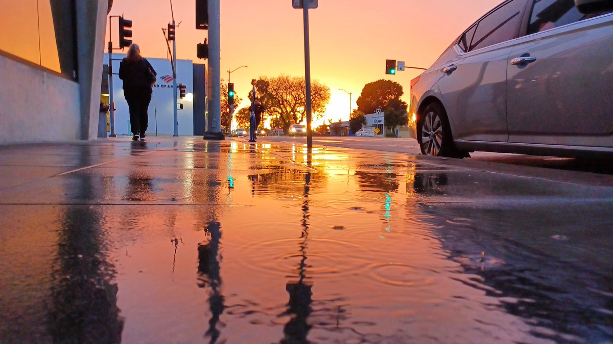 Rainy sunset Willow St. Long Beach. @NWSLosAngeles #CAwx