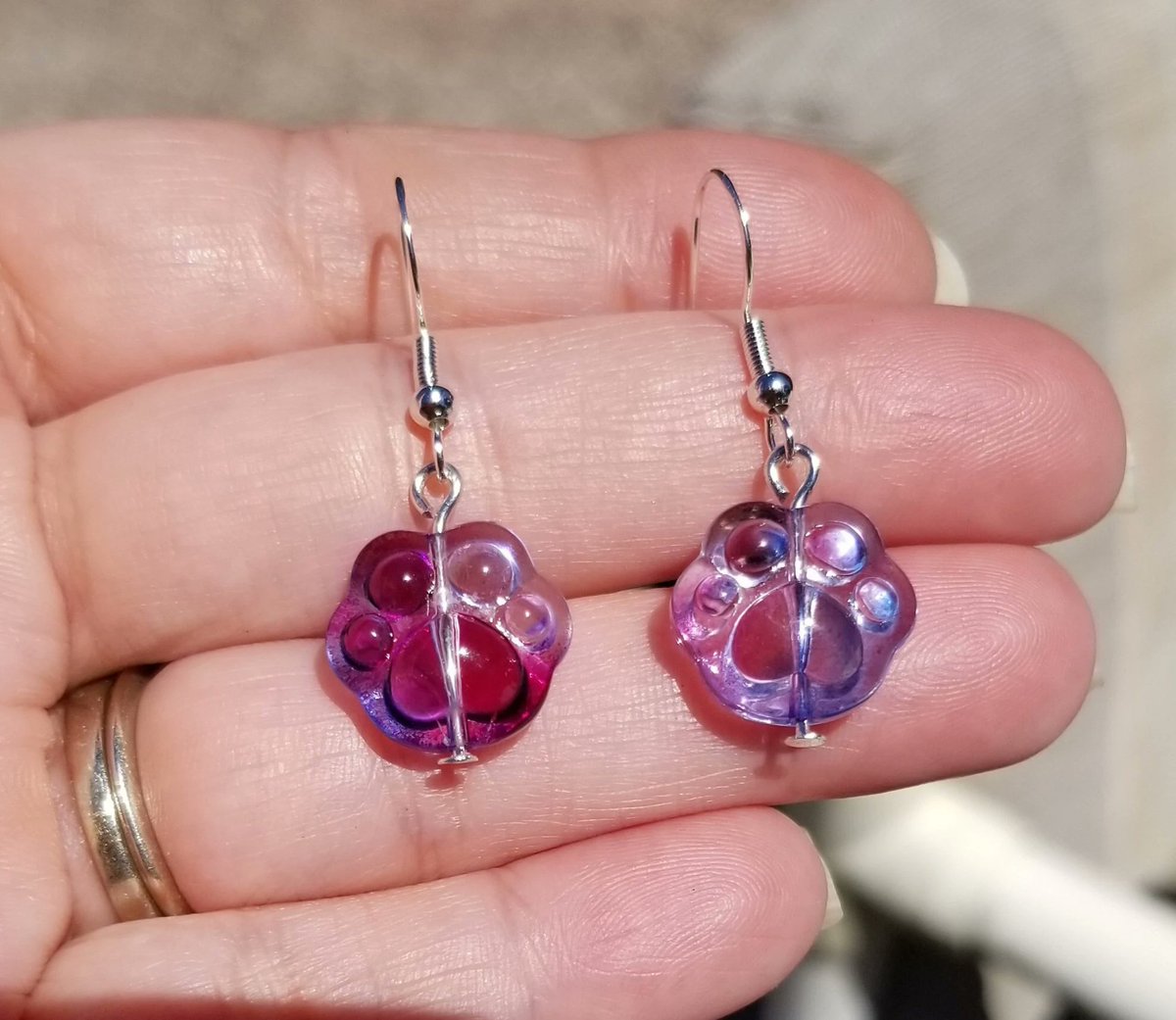 Glass Paw Print Earrings, Paw Earrings, Cat Paw Earrings #jewelry #earrings #paw #pawprint #pawprints #toebeans #catpaw #catpaws #cat #cats #catslover #handmadejewelry #giftsforher #Mothersday #Mothersdaygifts #Etsy etsy.me/4ayhGuO via @Etsy