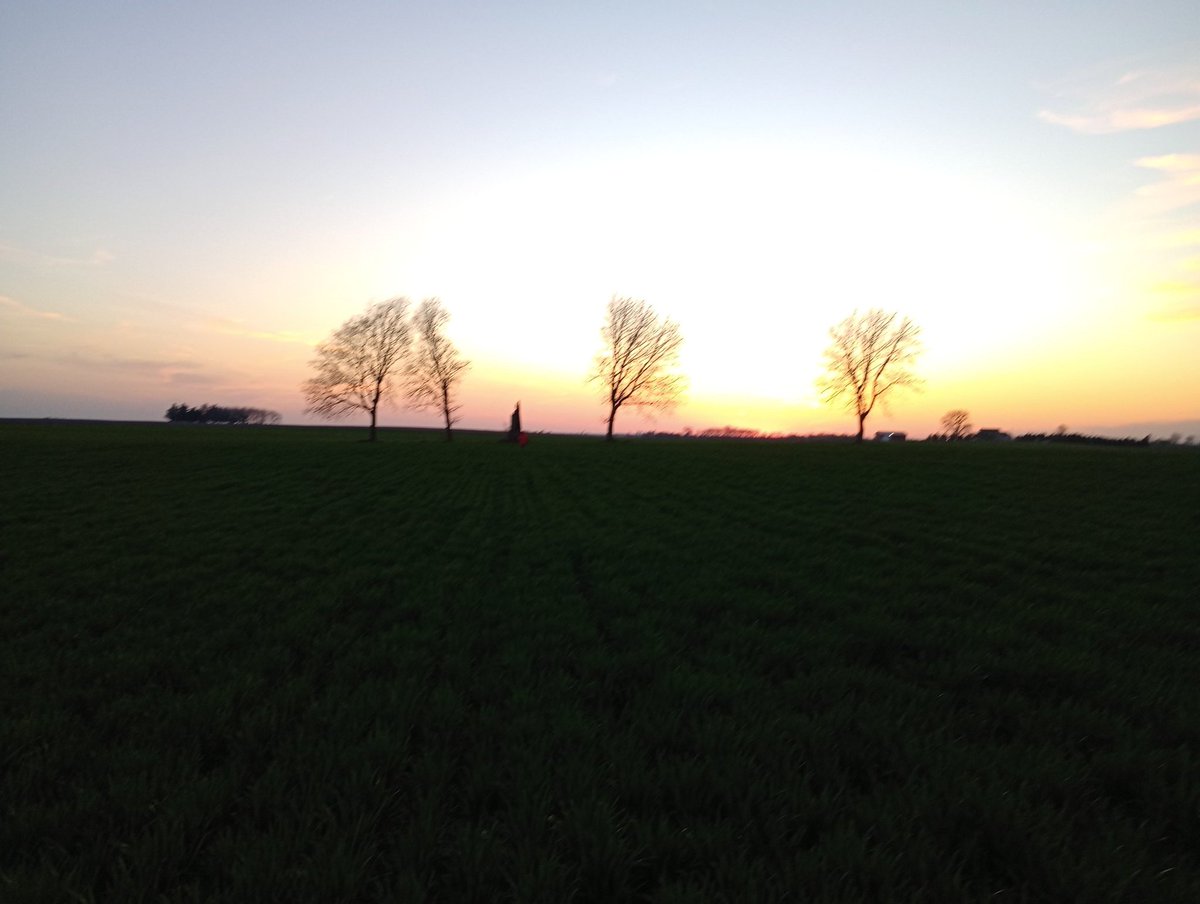 I decided to take a sunset picture tonight thanks to the inspiration of <a href="/grantorino101/">John</a>