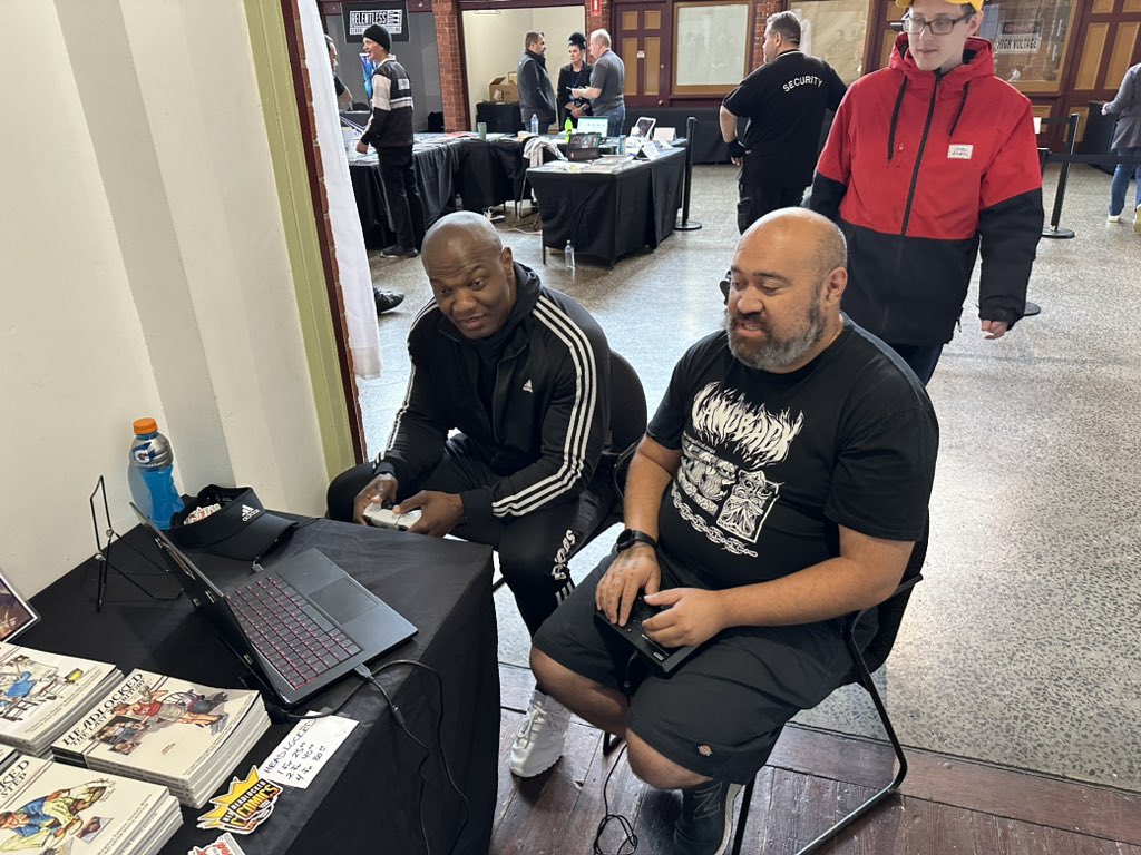 It’s going down at the Headlocked booth at @starrcastevents as @bloodysamoan takes on @sheltyb803 in Tekken!