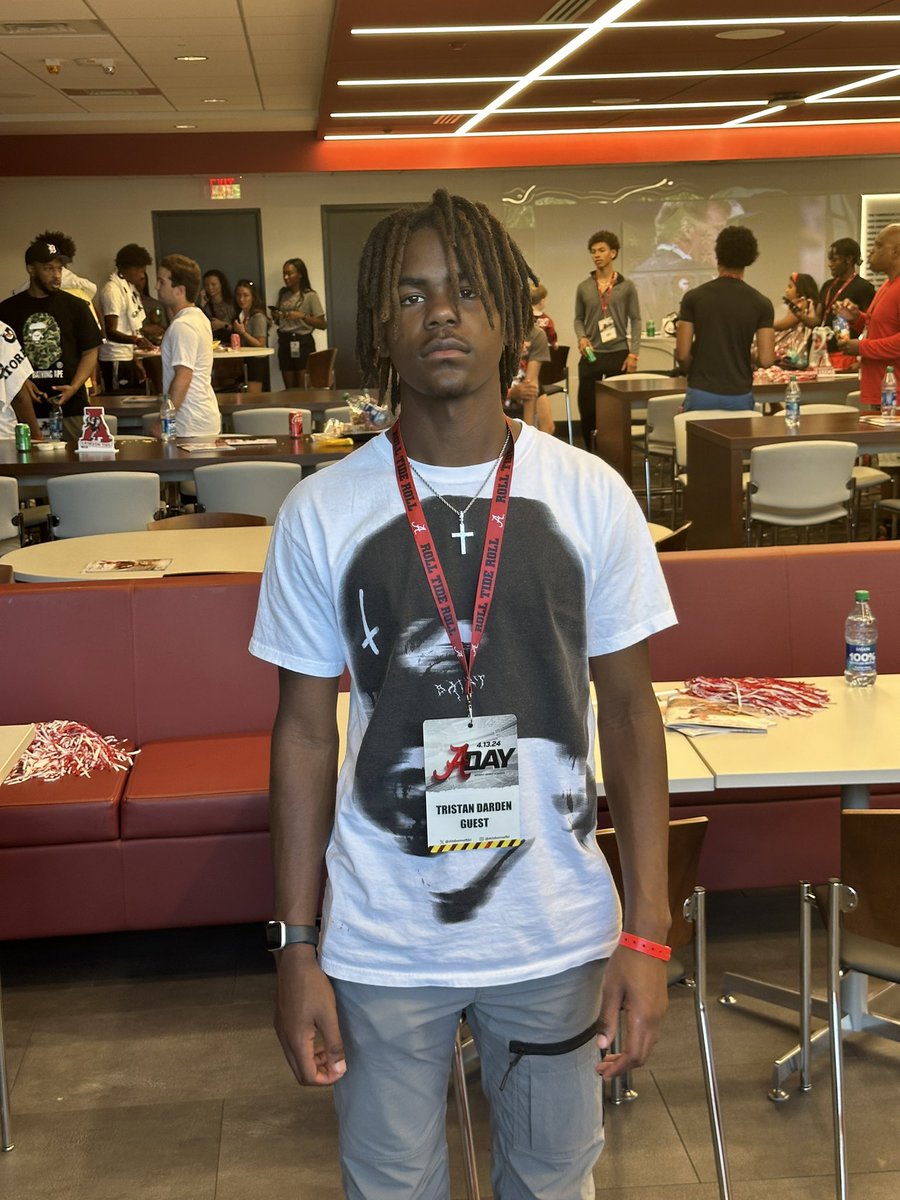 Darden4Tristan's tweet photo. Amazing time a A-Day. #RolTide @freddierch8 @Coach_MikeVick @RecruitPelhamFB @AL6AFootball @TDARecruiting https://t.co/3iel90FB7x