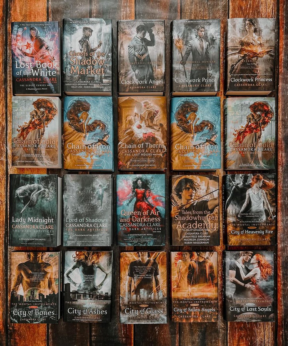 What was the last #Shadowhunters book you read?
-
📸: @darkfaerietales_
#SimonTeen #TheLastHours @shadowhunterbks