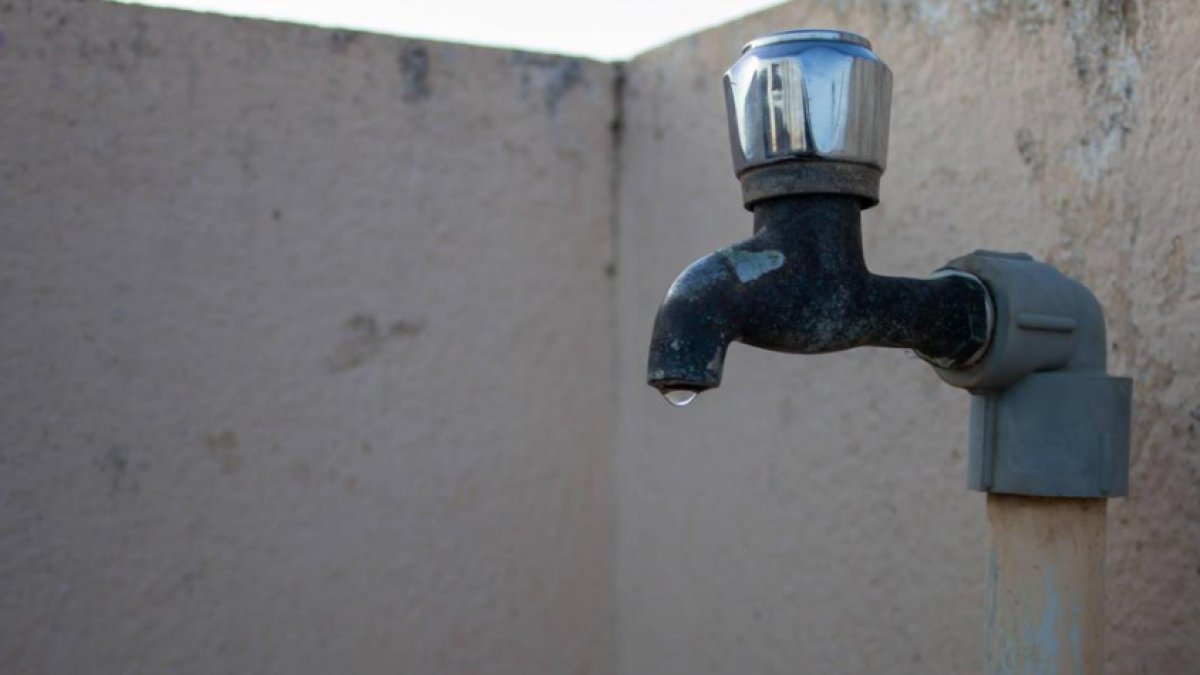 Racionamiento de agua en Bogotá: los barrios que tendrán cortes el domingo 14 de abril eltiempo.com/bogota/raciona…