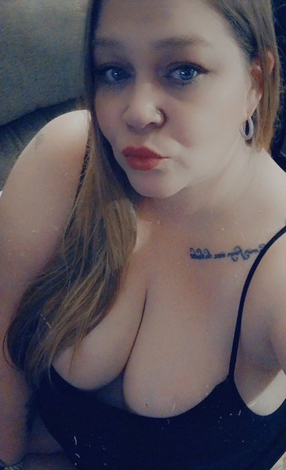 Just poppin on real quick to say Hey  and sorry I've been so MIA ... Have a great night, having a few<a href="/tag/newprofilepic"class="tags"><span>#newprofilepic</span></a>