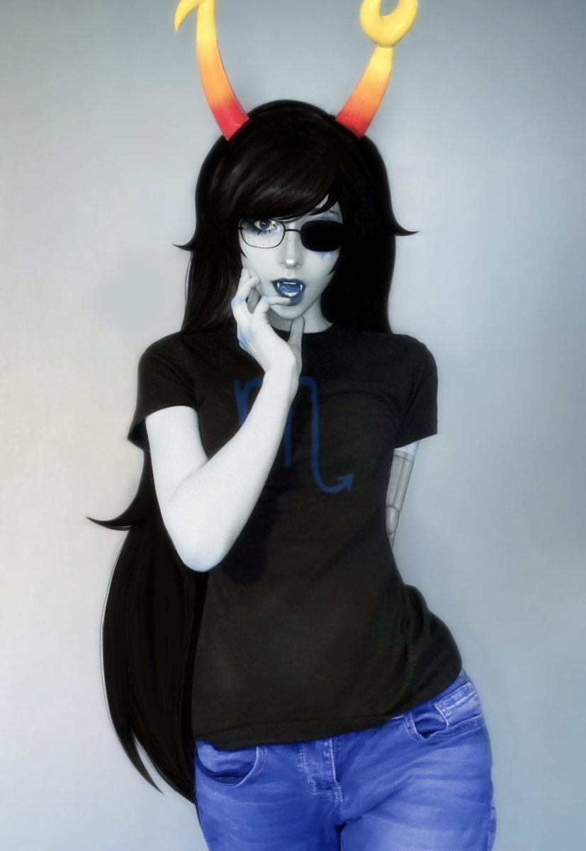 Happy 4/13 from the one and only Vriska Serket 💙🎱🕸️ #homestuck