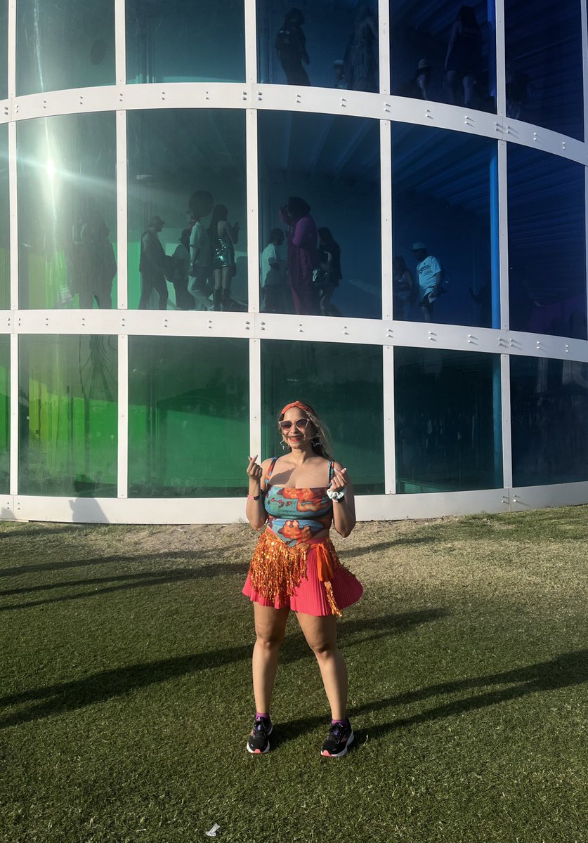 Kim_Barnes's tweet photo. In case there’s any question about where I’m at this weekend.

Fearnots, when you at? #FIMCHELLA #LESSERAFIMatCOACHELLA https://t.co/rYmLc98byP