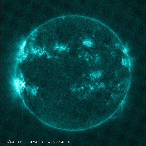 Moderate M4.3 flare Follow live on spaceweather.live/l/flare