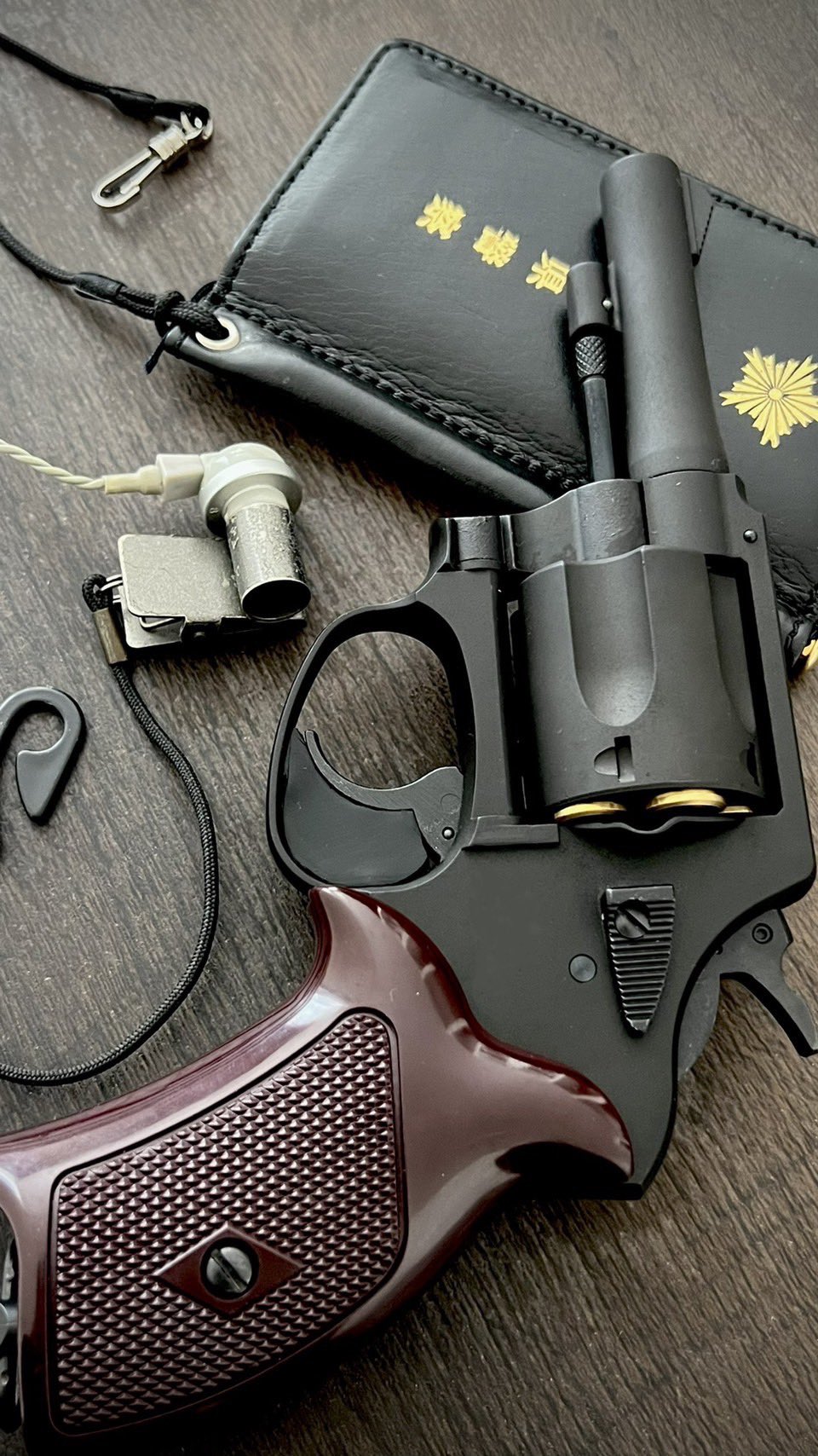 ポリスリボルバー - Search / X