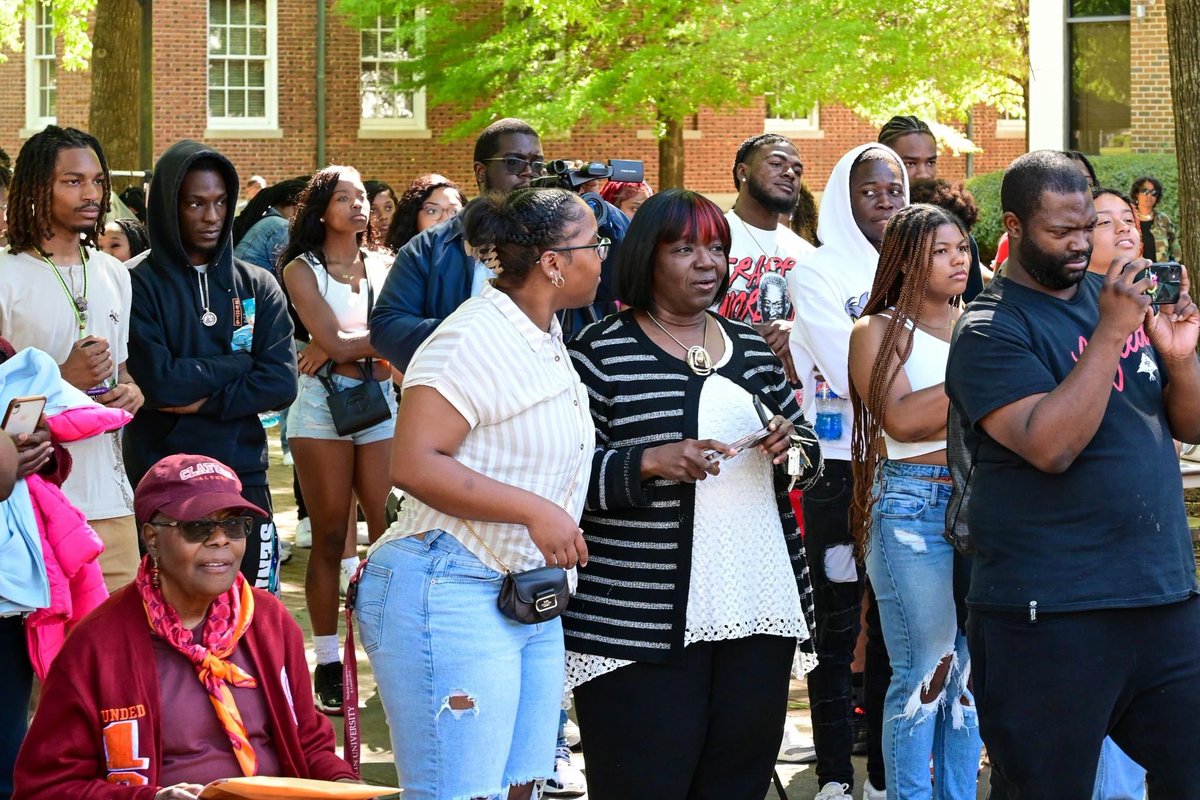 ClaflinComm's tweet photo. CALABASH 2014. #cbash24 #claflinuniversity https://t.co/YeG6oucSXI