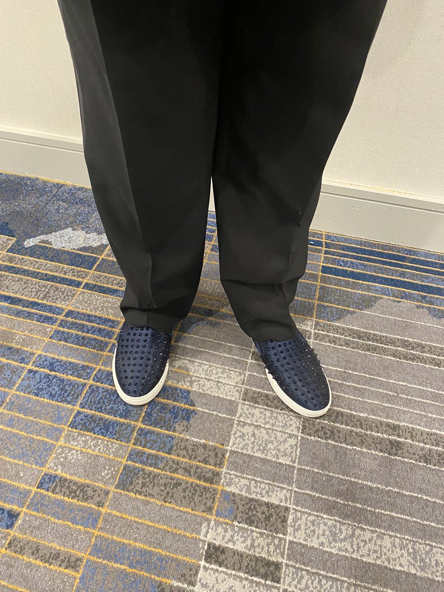 #MSSNY Past President @sonodoc99 rocking exceptionally festive footwear at tonight’s #MSSNYHOD2024 Ceremony of Presidents