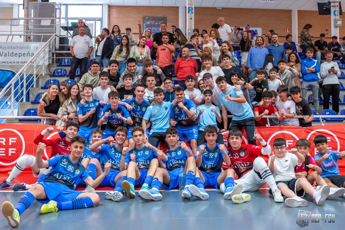 🔵 JUVENIL DH 🔵 

Viña Albali Valdepeñas 4-3 AD Alcorcón FS

Goleadores: 
<a href="/moralesgma_/">Alfonso Morales Manzanares</a> ⚽⚽
#Gabri ⚽
<a href="/raulcollado10/">@raulcollado10</a> ⚽

Asistencias:
<a href="/guillee18__/">Guille</a> 2️⃣

📸 <a href="/aurecape/">aure</a>
