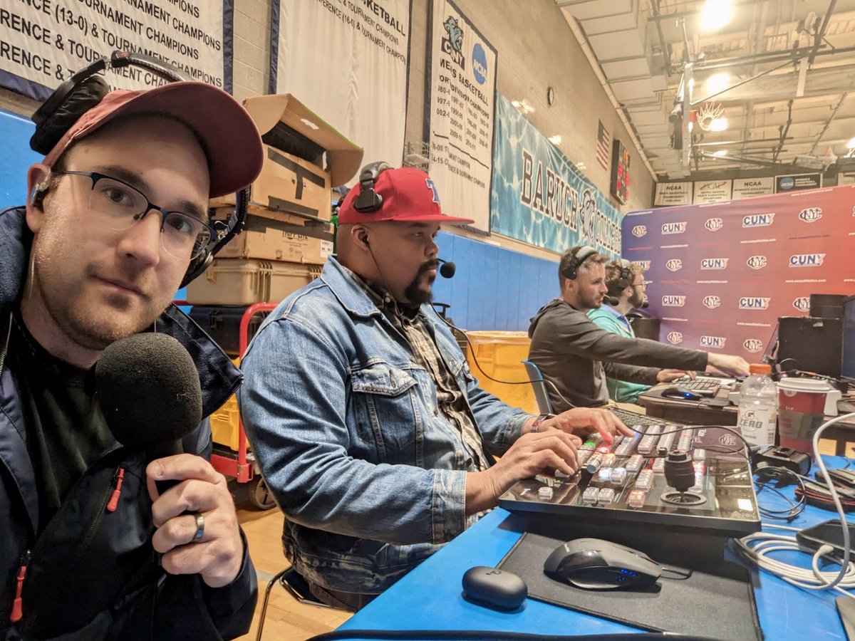 LinacreMedia's tweet image. Baruch blowout 🏐‼️

Always happy to rep the student-athletes of #NYC — here in our tenth-straight season of @CUNYAC Championships‼️🏆

#NYC #CUNYCHAMPS #TheCityPlaysHere  #LinacreMediaOnTV 🗽🏆🎥📺🎛🎙🇺🇸